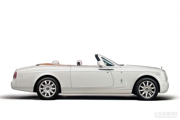 开云电竞官方网站_长腿小姐姐!《约会大作战》七罪的COSPLAY欣赏(图4) 开云电竞官方网站