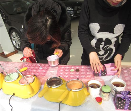 台湾图书馆放《食戟之灵》漫画引争议 馆长回应不撤_开云电竞(图3) 开云电竞官网