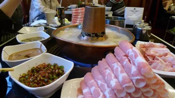 【开云电竞官方网站】中国向伊拉克伸出援手:每天10万桶石油换重建(图1) 开云电竞官网